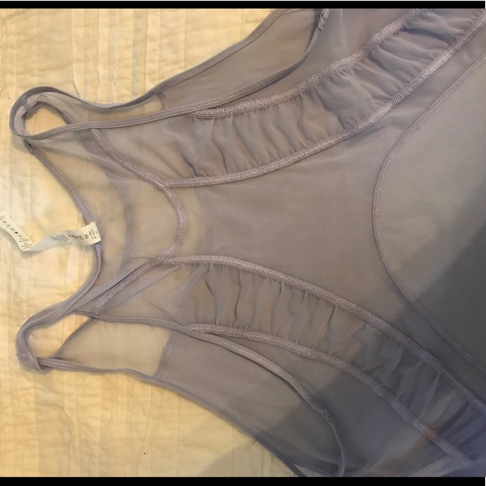 Amazing lululemon flowy tank! size 4